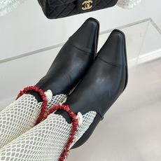 CHANE*|小香26A新品双C 镂空网面高跟链条高跟靴 镂空网面通透独具巧思 金属链条环绕靴身 经典双C标识辨识度拉满 CHANE*|小香26A新品双C 镂空网面高跟链条高跟靴 镂空网面通透独具巧思 金属链条环绕靴身 经典双C标识辨识度拉满