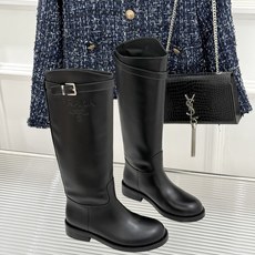 Prada/普拉达26WF新品暗黑系 皮带扣粗跟骑士靴短靴 金属皮带扣辨识度拉满 粗跟稳妥暴走也不累脚 上脚气场直接拉满 Prada/普拉达26WF新品暗黑系 皮带扣粗跟骑士靴短靴 金属皮带扣辨识度拉满 粗跟稳妥暴走也不累脚 上脚气场直接拉满
