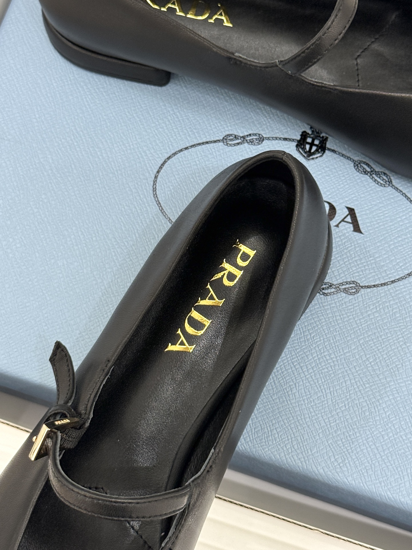 （原版飞机盒＋10） Prada/普拉达26WF新品复古 字母平底玛丽珍鞋 复古字母标识超吸睛 平底舒适不磨脚 学院氛围
