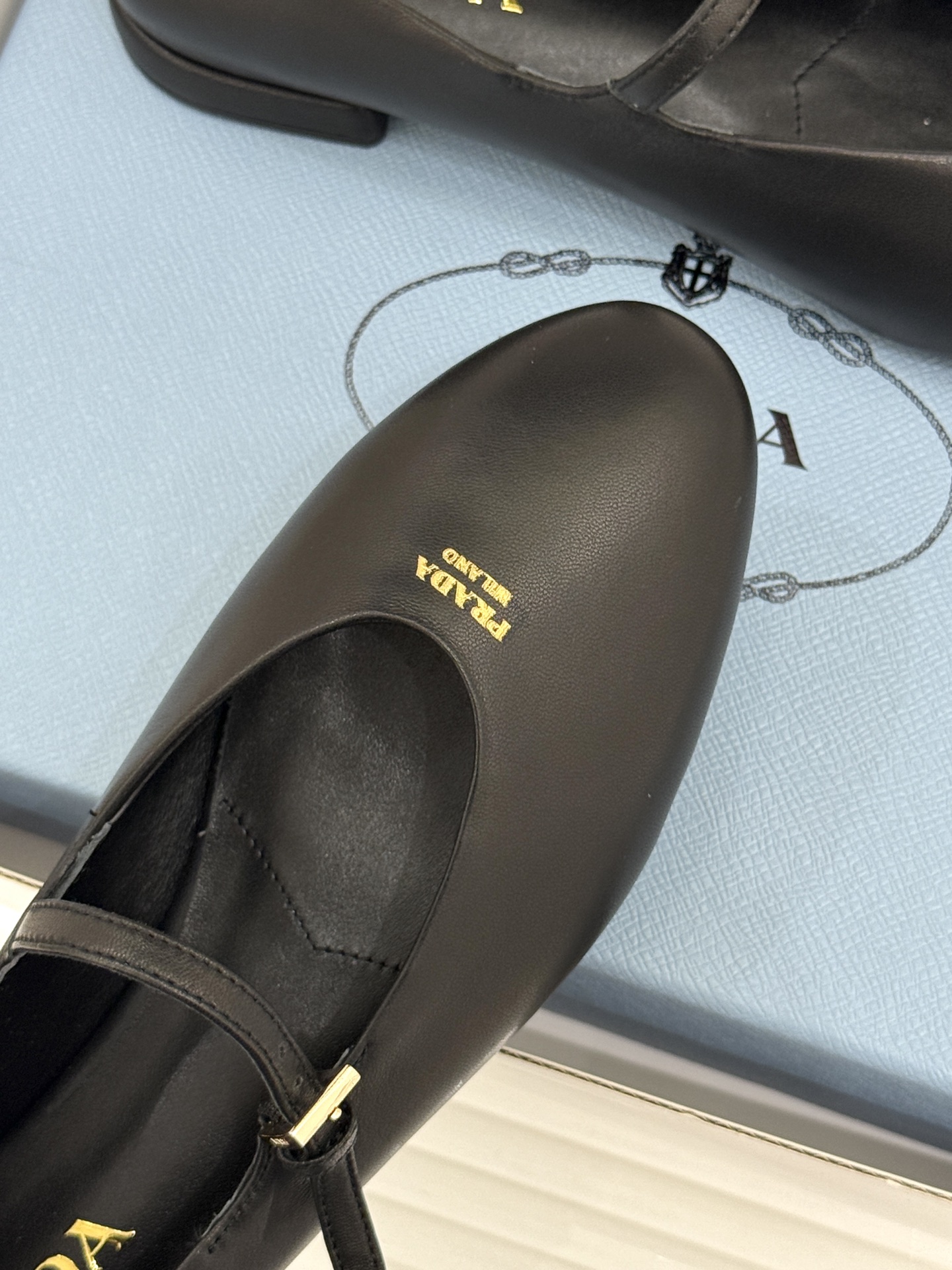 （原版飞机盒＋10） Prada/普拉达26WF新品复古 字母平底玛丽珍鞋 复古字母标识超吸睛 平底舒适不磨脚 学院氛围