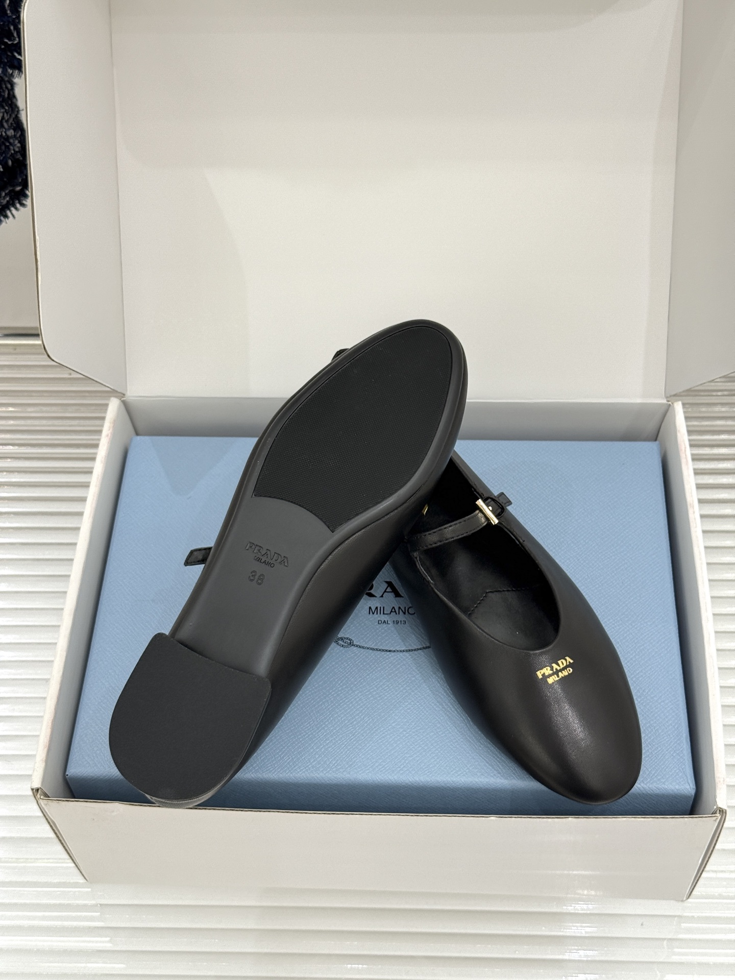 （原版飞机盒＋10） Prada/普拉达26WF新品复古 字母平底玛丽珍鞋 复古字母标识超吸睛 平底舒适不磨脚 学院氛围