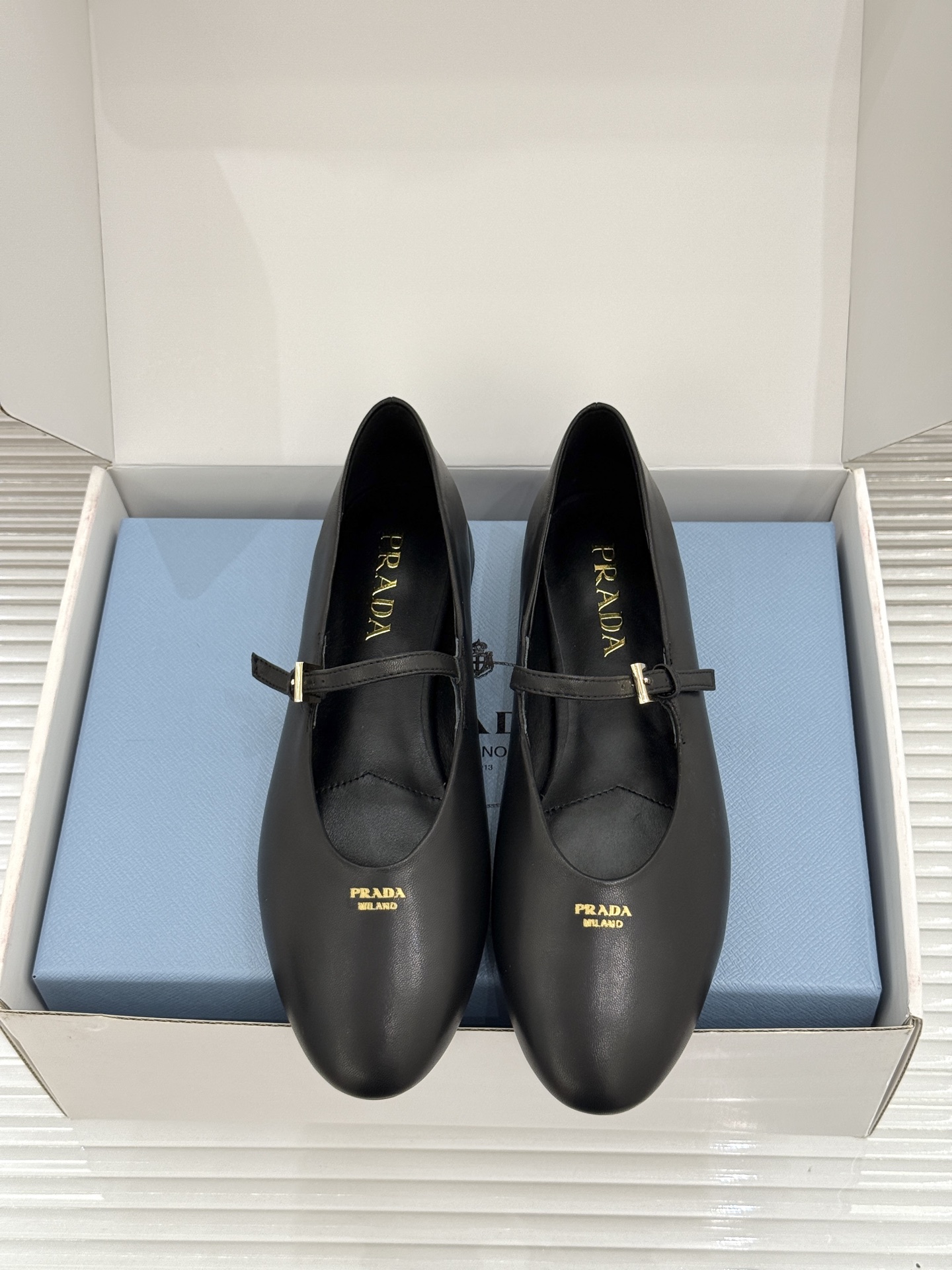 （原版飞机盒＋10） Prada/普拉达26WF新品复古 字母平底玛丽珍鞋 复古字母标识超吸睛 平底舒适不磨脚 学院氛围