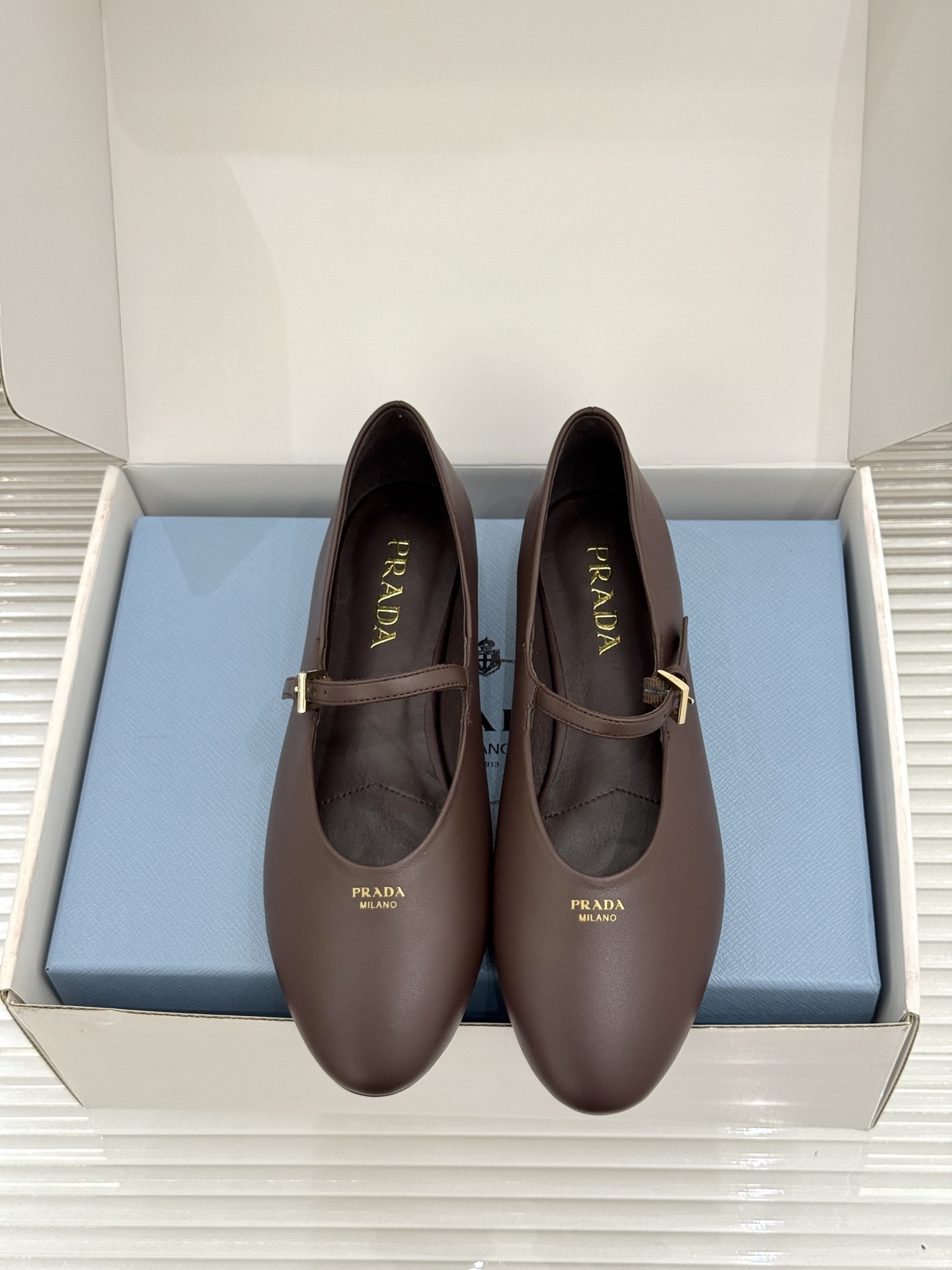 （原版飞机盒＋10） Prada/普拉达26WF新品复古 字母平底玛丽珍鞋 复古字母标识超吸睛 平底舒适不磨脚 学院氛围