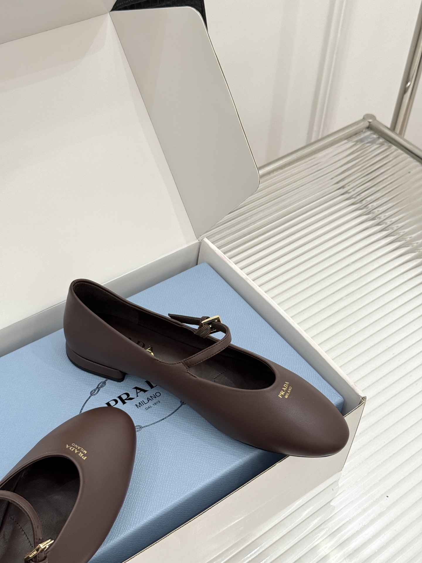 （原版飞机盒＋10） Prada/普拉达26WF新品复古 字母平底玛丽珍鞋 复古字母标识超吸睛 平底舒适不磨脚 学院氛围