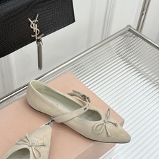 Miu Miu/缪缪26WF新品复古 蝴蝶结一字扣平底玛丽珍鞋 蝴蝶结揉进复古少女感 一字扣拿捏精致格调 平底好走完全不 Miu Miu/缪缪26WF新品复古 蝴蝶结一字扣平底玛丽珍鞋 蝴蝶结揉进复古少女感 一字扣拿捏精致格调 平底好走完全不