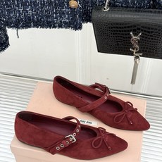 Miu Miu/缪缪26WF新品复古 蝴蝶结一字扣平底玛丽珍鞋 蝴蝶结揉进复古少女感 一字扣拿捏精致格调 平底好走完全不 Miu Miu/缪缪26WF新品复古 蝴蝶结一字扣平底玛丽珍鞋 蝴蝶结揉进复古少女感 一字扣拿捏精致格调 平底好走完全不