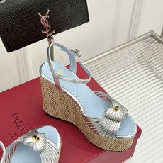 Valentino/华伦天奴26WF新品 露趾爱心编织底坡跟厚底凉鞋 爱心露趾甜到心巴 编织坡跟厚底超显高 软弹脚感暴走 Valentino/华伦天奴26WF新品 露趾爱心编织底坡跟厚底凉鞋 爱心露趾甜到心巴 编织坡跟厚底超显高 软弹脚感暴走