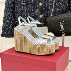 Valentino/华伦天奴26WF新品 露趾爱心编织底坡跟厚底凉鞋 爱心露趾甜到心巴 编织坡跟厚底超显高 软弹脚感暴走 Valentino/华伦天奴26WF新品 露趾爱心编织底坡跟厚底凉鞋 爱心露趾甜到心巴 编织坡跟厚底超显高 软弹脚感暴走