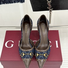 Gucci/古驰26WF新品花马衔扣 饰铆钉尖头中空高跟凉鞋 经典马衔扣缀鞋面 金属铆钉点缀增添酷飒感 尖头线条修饰纤细 Gucci/古驰26WF新品花马衔扣 饰铆钉尖头中空高跟凉鞋 经典马衔扣缀鞋面 金属铆钉点缀增添酷飒感 尖头线条修饰纤细