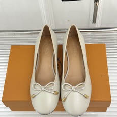 TOD'S/托德斯26WF新品 蝴蝶结芭蕾舞鞋单鞋 蝴蝶结缀饰柔婉灵动 意式匠心雕琢细腻质感 柔润皮革亲肤妥帖 金属饰牌 TOD'S/托德斯26WF新品 蝴蝶结芭蕾舞鞋单鞋 蝴蝶结缀饰柔婉灵动 意式匠心雕琢细腻质感 柔润皮革亲肤妥帖 金属饰牌
