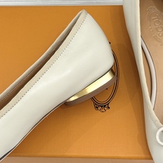 TOD'S/托德斯26WF新品 蝴蝶结芭蕾舞鞋单鞋 蝴蝶结缀饰柔婉灵动 意式匠心雕琢细腻质感 柔润皮革亲肤妥帖 金属饰牌 TOD'S/托德斯26WF新品 蝴蝶结芭蕾舞鞋单鞋 蝴蝶结缀饰柔婉灵动 意式匠心雕琢细腻质感 柔润皮革亲肤妥帖 金属饰牌