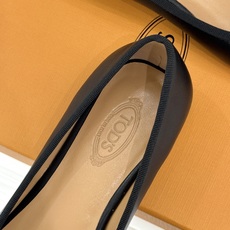 TOD'S/托德斯26WF新品 蝴蝶结芭蕾舞鞋单鞋 蝴蝶结缀饰柔婉灵动 意式匠心雕琢细腻质感 柔润皮革亲肤妥帖 金属饰牌 TOD'S/托德斯26WF新品 蝴蝶结芭蕾舞鞋单鞋 蝴蝶结缀饰柔婉灵动 意式匠心雕琢细腻质感 柔润皮革亲肤妥帖 金属饰牌