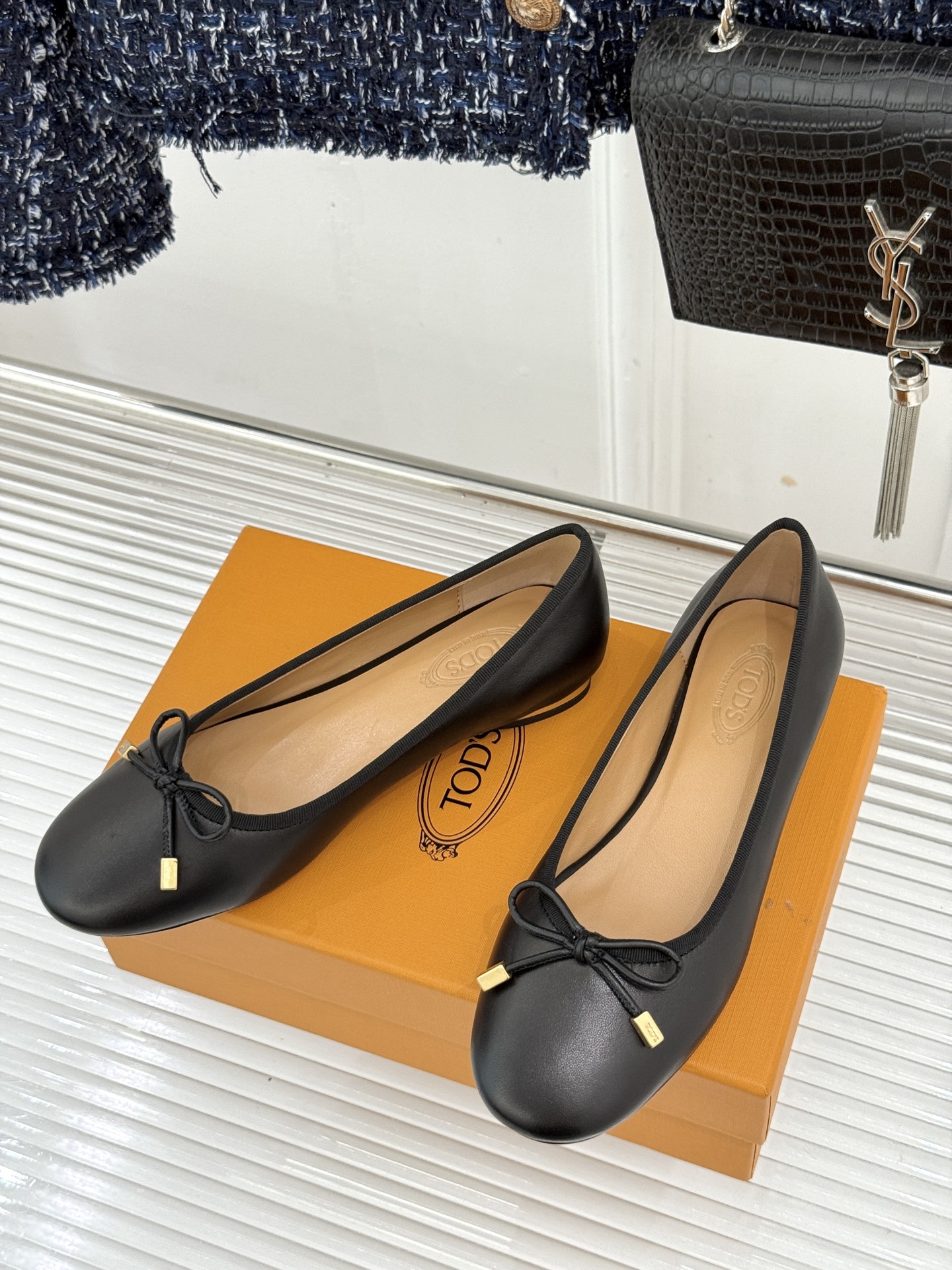 TOD'S/托德斯26WF新品 蝴蝶结芭蕾舞鞋单鞋 蝴蝶结缀饰柔婉灵动 意式匠心雕琢细腻质感 柔润皮革亲肤妥帖 金属饰牌 TOD'S/托德斯26WF新品 蝴蝶结芭蕾舞鞋单鞋 蝴蝶结缀饰柔婉灵动 意式匠心雕琢细腻质感 柔润皮革亲肤妥帖 金属饰牌