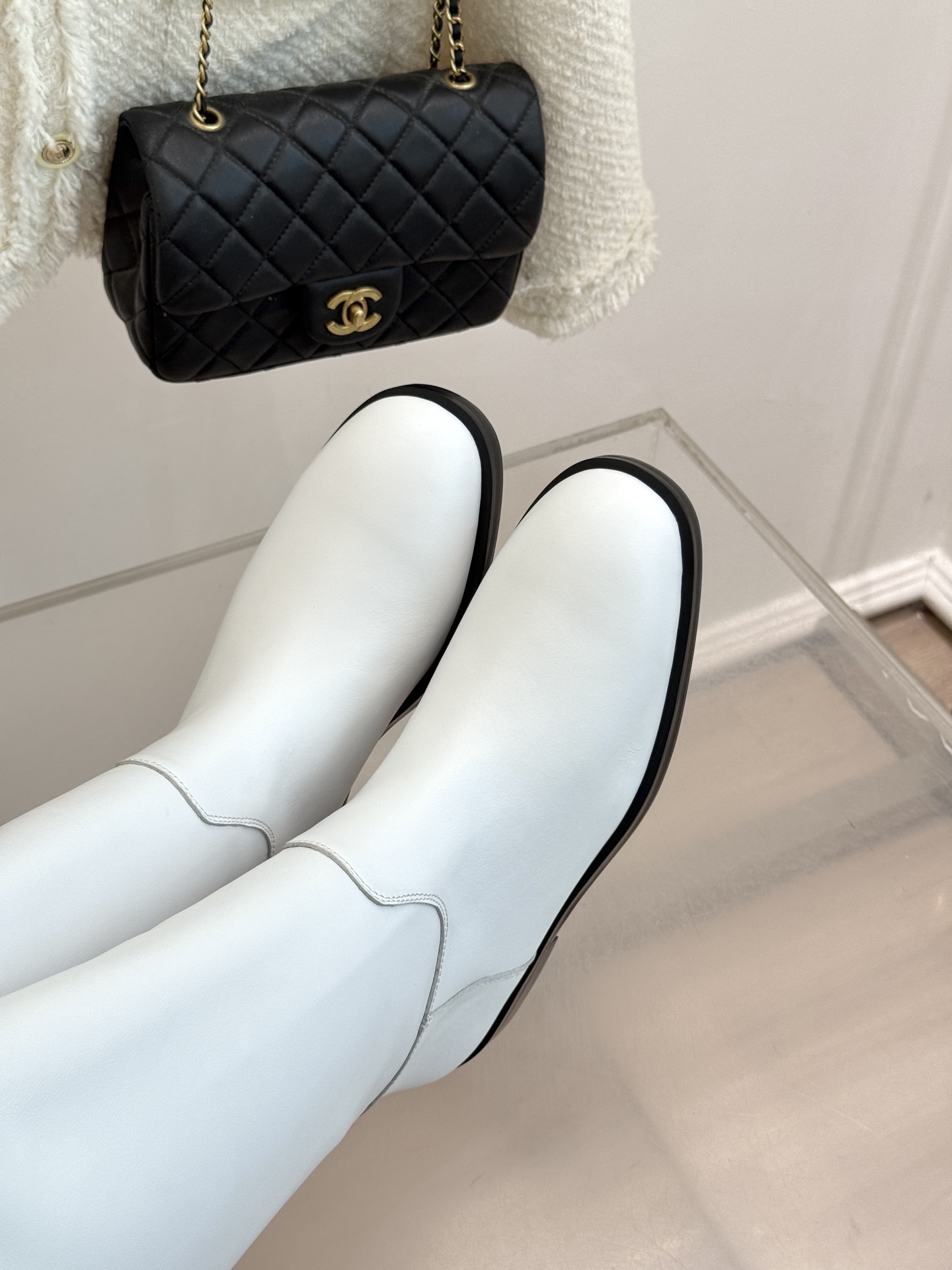 CHANE*|小香26B新品双C 金属皮带扣骑士靴短靴 双C金属皮带扣点睛 牛皮靴身细腻有光泽 上脚秒变直腿精 酷飒糅合 CHANE*|小香26B新品双C 金属皮带扣骑士靴短靴 双C金属皮带扣点睛 牛皮靴身细腻有光泽 上脚秒变直腿精 酷飒糅合