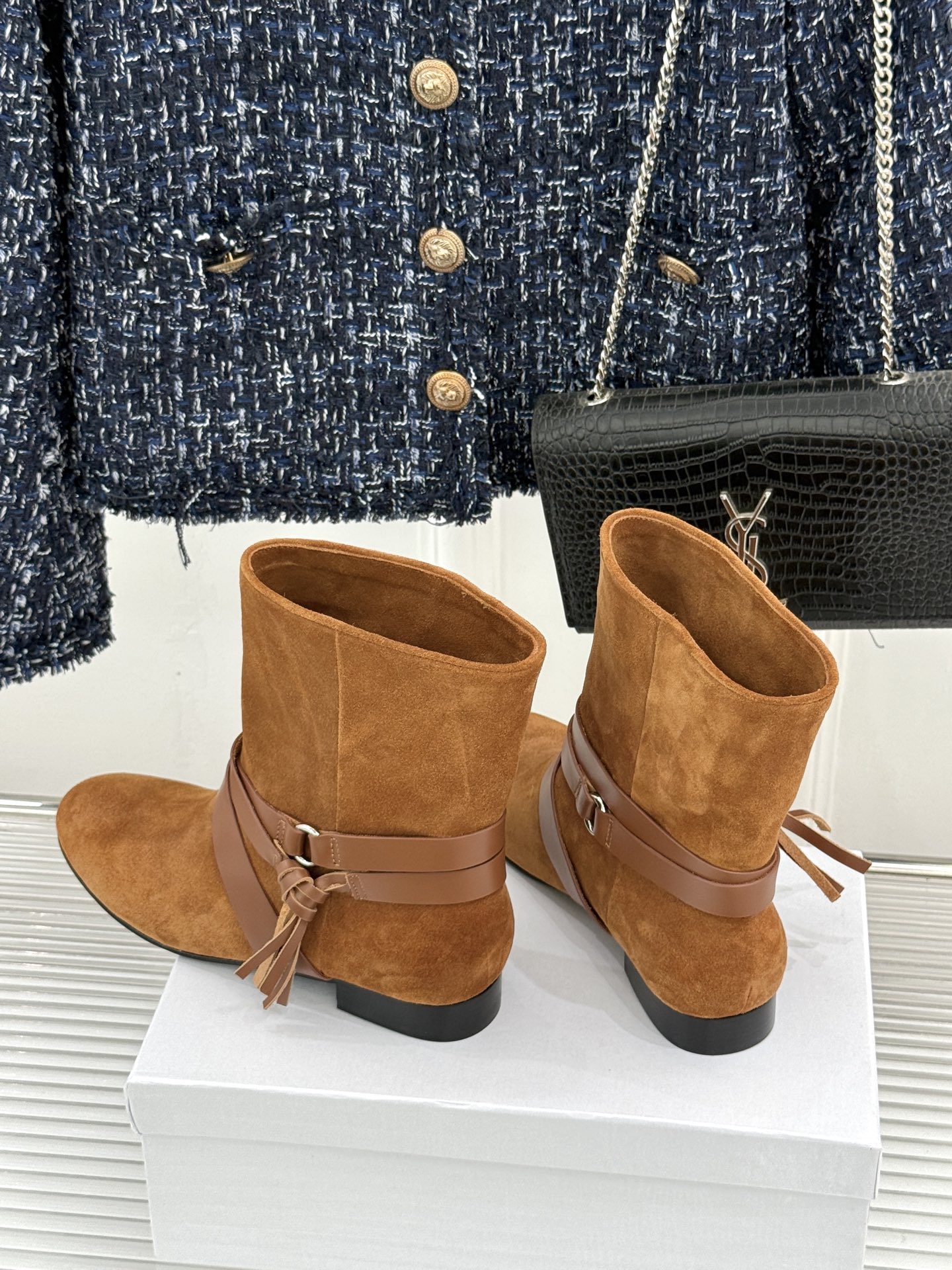ISABEL MARANT/伊莎贝尔 26WF新品复古皮带扣短靴 秋冬造型点睛宝藏靴款 小众设计不易与人撞款 哑光绒面自 ISABEL MARANT/伊莎贝尔 26WF新品复古皮带扣短靴 秋冬造型点睛宝藏靴款 小众设计不易与人撞款 哑光绒面自