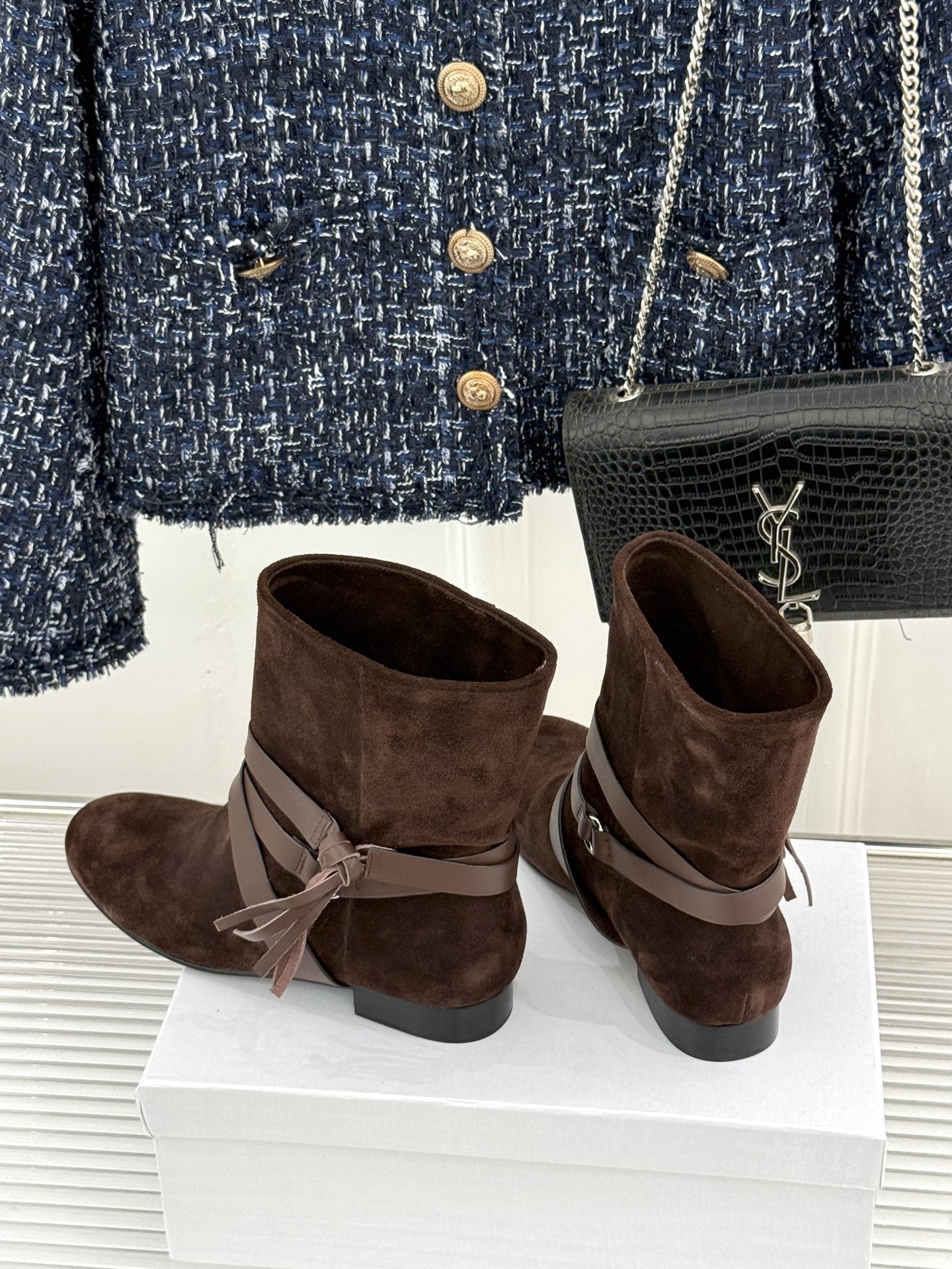 ISABEL MARANT/伊莎贝尔 26WF新品复古皮带扣短靴 秋冬造型点睛宝藏靴款 小众设计不易与人撞款 哑光绒面自 ISABEL MARANT/伊莎贝尔 26WF新品复古皮带扣短靴 秋冬造型点睛宝藏靴款 小众设计不易与人撞款 哑光绒面自