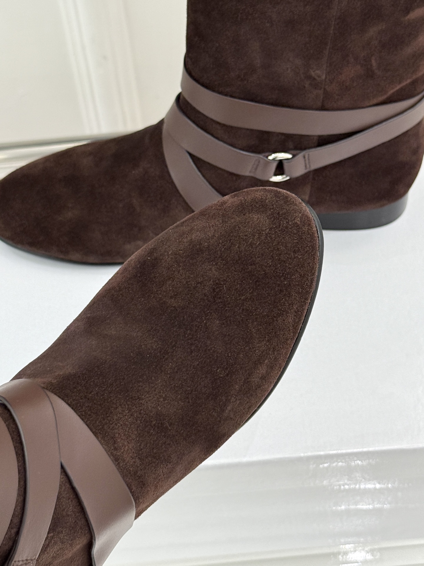 ISABEL MARANT/伊莎贝尔 26WF新品复古皮带扣短靴 秋冬造型点睛宝藏靴款 小众设计不易与人撞款 哑光绒面自 ISABEL MARANT/伊莎贝尔 26WF新品复古皮带扣短靴 秋冬造型点睛宝藏靴款 小众设计不易与人撞款 哑光绒面自
