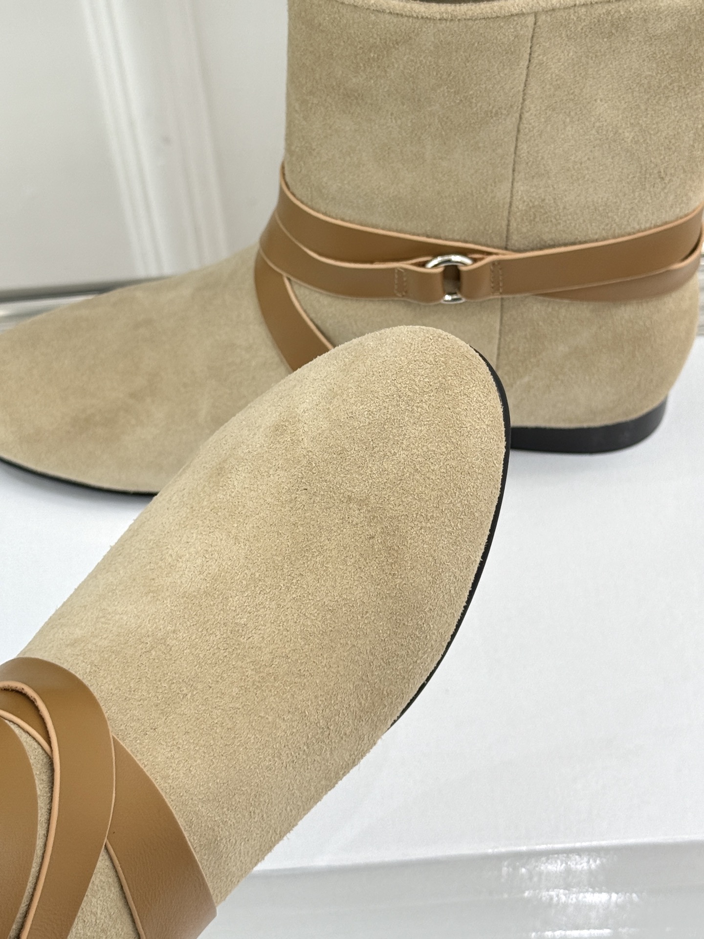 ISABEL MARANT/伊莎贝尔 26WF新品复古皮带扣短靴 秋冬造型点睛宝藏靴款 小众设计不易与人撞款 哑光绒面自 ISABEL MARANT/伊莎贝尔 26WF新品复古皮带扣短靴 秋冬造型点睛宝藏靴款 小众设计不易与人撞款 哑光绒面自