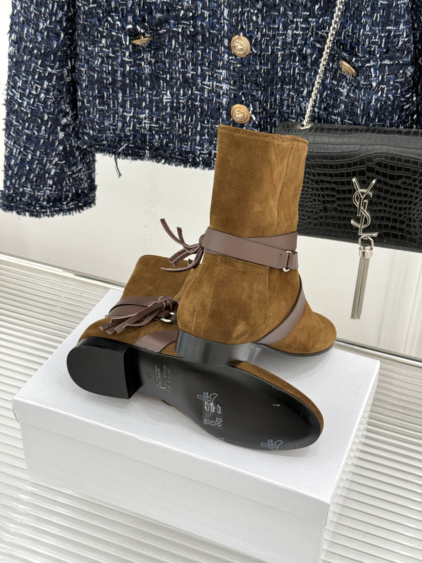 ISABEL MARANT/伊莎贝尔 26WF新品复古皮带扣短靴 秋冬造型点睛宝藏靴款 小众设计不易与人撞款 哑光绒面自