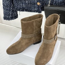 ISABEL MARANT/伊莎贝尔 26WF新品复古皮带扣短靴 秋冬造型点睛宝藏靴款 小众设计不易与人撞款 哑光绒面自 ISABEL MARANT/伊莎贝尔 26WF新品复古皮带扣短靴 秋冬造型点睛宝藏靴款 小众设计不易与人撞款 哑光绒面自