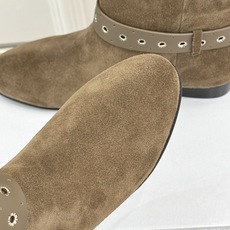 ISABEL MARANT/伊莎贝尔 26WF新品复古皮带扣短靴 秋冬造型点睛宝藏靴款 小众设计不易与人撞款 哑光绒面自 ISABEL MARANT/伊莎贝尔 26WF新品复古皮带扣短靴 秋冬造型点睛宝藏靴款 小众设计不易与人撞款 哑光绒面自