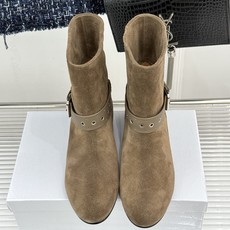 ISABEL MARANT/伊莎贝尔 26WF新品复古皮带扣短靴 秋冬造型点睛宝藏靴款 小众设计不易与人撞款 哑光绒面自 ISABEL MARANT/伊莎贝尔 26WF新品复古皮带扣短靴 秋冬造型点睛宝藏靴款 小众设计不易与人撞款 哑光绒面自