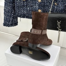 ISABEL MARANT/伊莎贝尔 26WF新品复古皮带扣短靴 秋冬造型点睛宝藏靴款 小众设计不易与人撞款 哑光绒面自 ISABEL MARANT/伊莎贝尔 26WF新品复古皮带扣短靴 秋冬造型点睛宝藏靴款 小众设计不易与人撞款 哑光绒面自