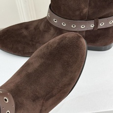 ISABEL MARANT/伊莎贝尔 26WF新品复古皮带扣短靴 秋冬造型点睛宝藏靴款 小众设计不易与人撞款 哑光绒面自 ISABEL MARANT/伊莎贝尔 26WF新品复古皮带扣短靴 秋冬造型点睛宝藏靴款 小众设计不易与人撞款 哑光绒面自