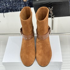 ISABEL MARANT/伊莎贝尔 26WF新品复古皮带扣短靴 秋冬造型点睛宝藏靴款 小众设计不易与人撞款 哑光绒面自 ISABEL MARANT/伊莎贝尔 26WF新品复古皮带扣短靴 秋冬造型点睛宝藏靴款 小众设计不易与人撞款 哑光绒面自