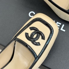 CHANE*|小香26B新品双C 拼色复古方头粗跟高跟鞋 双C徽标尽显精致质感 复古圆头柔化脚型线条 粗跟稳妥好走不累脚 CHANE*|小香26B新品双C 拼色复古方头粗跟高跟鞋 双C徽标尽显精致质感 复古圆头柔化脚型线条 粗跟稳妥好走不累脚