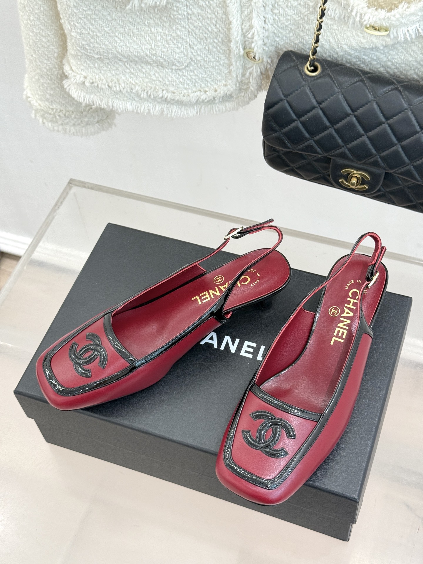 CHANE*|小香26B新品双C 拼色复古方头猫跟单鞋 双C徽标尽显精致质感 复古圆头柔化脚型线条 猫跟稳妥好走不累脚 CHANE*|小香26B新品双C 拼色复古方头猫跟单鞋 双C徽标尽显精致质感 复古圆头柔化脚型线条 猫跟稳妥好走不累脚