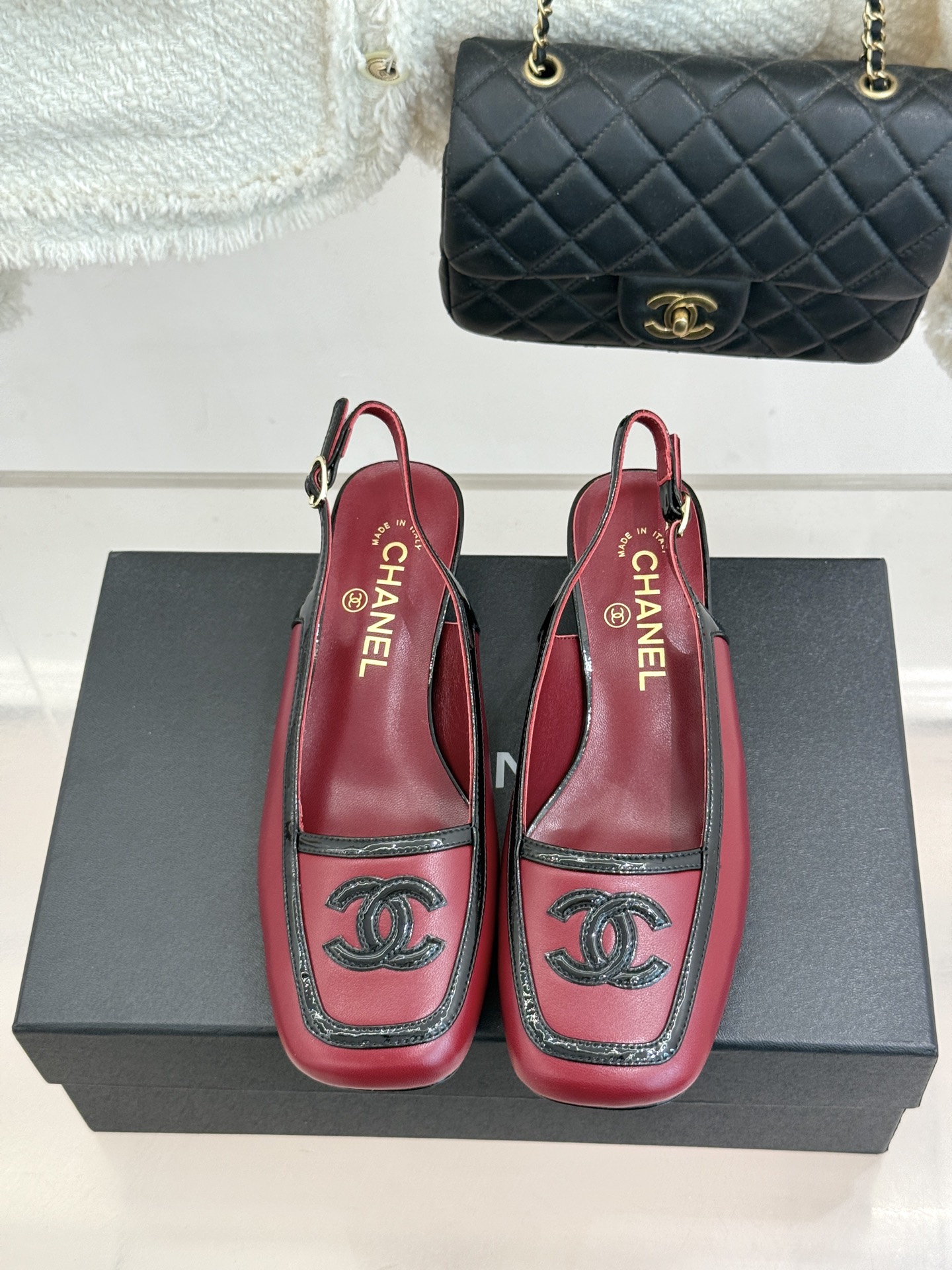 CHANE*|小香26B新品双C 拼色复古方头猫跟单鞋 双C徽标尽显精致质感 复古圆头柔化脚型线条 猫跟稳妥好走不累脚 CHANE*|小香26B新品双C 拼色复古方头猫跟单鞋 双C徽标尽显精致质感 复古圆头柔化脚型线条 猫跟稳妥好走不累脚
