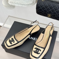 CHANE*|小香26B新品双C 拼色复古方头猫跟单鞋 双C徽标尽显精致质感 复古圆头柔化脚型线条 猫跟稳妥好走不累脚 CHANE*|小香26B新品双C 拼色复古方头猫跟单鞋 双C徽标尽显精致质感 复古圆头柔化脚型线条 猫跟稳妥好走不累脚