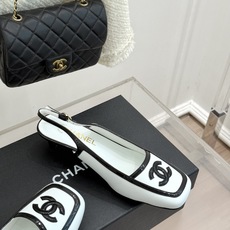 CHANE*|小香26B新品双C 拼色复古方头猫跟单鞋 双C徽标尽显精致质感 复古圆头柔化脚型线条 猫跟稳妥好走不累脚 CHANE*|小香26B新品双C 拼色复古方头猫跟单鞋 双C徽标尽显精致质感 复古圆头柔化脚型线条 猫跟稳妥好走不累脚
