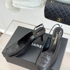 CHANE*|小香26B新品双C 拼色复古方头粗跟高跟鞋 双C徽标尽显精致质感 复古圆头柔化脚型线条 粗跟稳妥好走不累脚 CHANE*|小香26B新品双C 拼色复古方头粗跟高跟鞋 双C徽标尽显精致质感 复古圆头柔化脚型线条 粗跟稳妥好走不累脚