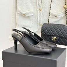 CHANE*|小香26B新品双C 拼色复古方头粗跟高跟鞋 双C徽标尽显精致质感 复古圆头柔化脚型线条 粗跟稳妥好走不累脚 CHANE*|小香26B新品双C 拼色复古方头粗跟高跟鞋 双C徽标尽显精致质感 复古圆头柔化脚型线条 粗跟稳妥好走不累脚