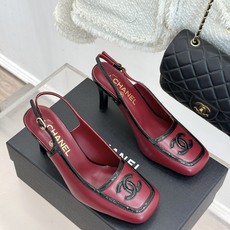 CHANE*|小香26B新品双C 拼色复古方头粗跟高跟鞋 双C徽标尽显精致质感 复古圆头柔化脚型线条 粗跟稳妥好走不累脚 CHANE*|小香26B新品双C 拼色复古方头粗跟高跟鞋 双C徽标尽显精致质感 复古圆头柔化脚型线条 粗跟稳妥好走不累脚