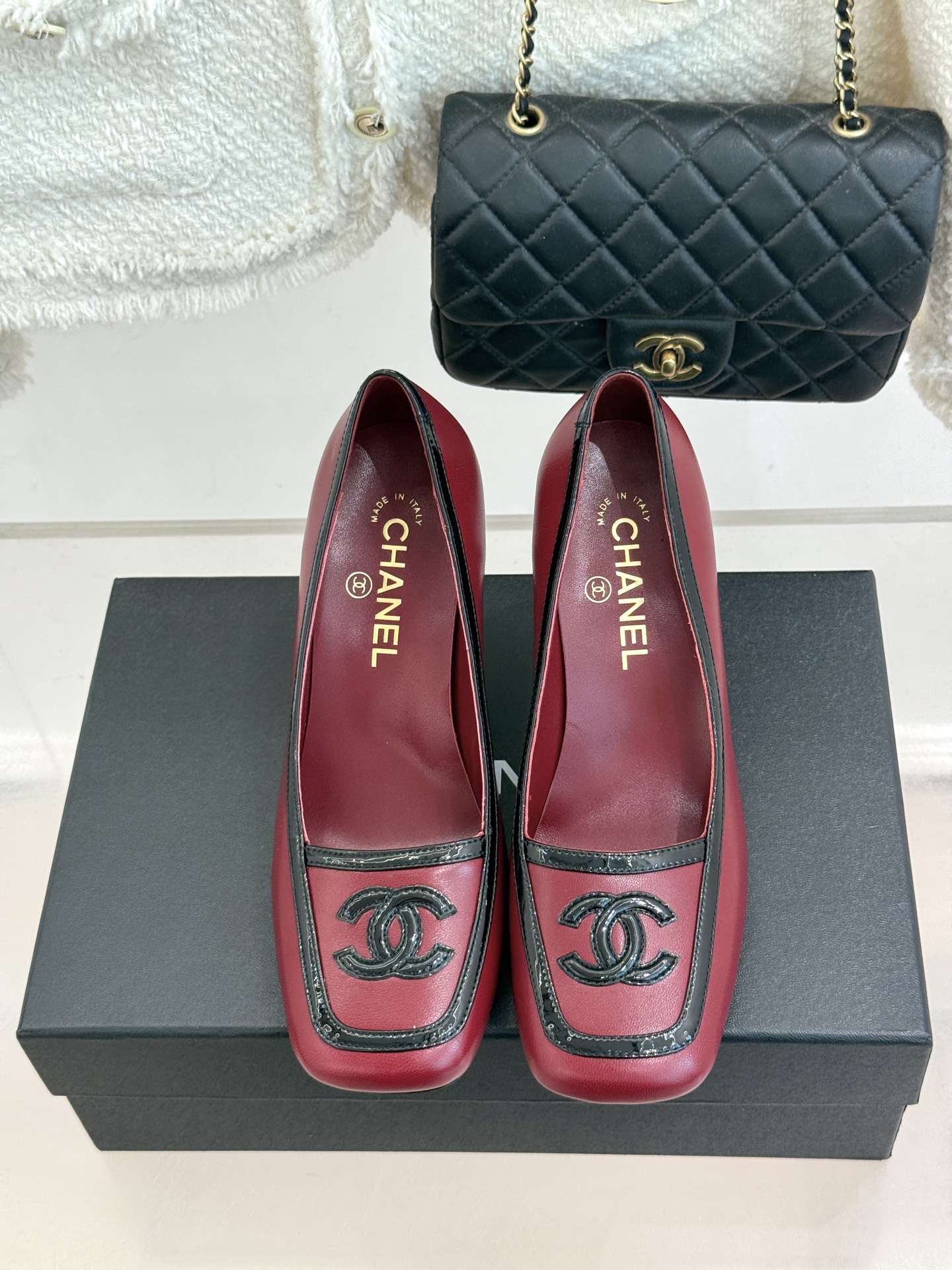 CHANE*|小香26B新品双C 拼色复古方头粗跟高跟鞋 双C徽标尽显精致质感 复古圆头柔化脚型线条 粗跟稳妥好走不累脚 CHANE*|小香26B新品双C 拼色复古方头粗跟高跟鞋 双C徽标尽显精致质感 复古圆头柔化脚型线条 粗跟稳妥好走不累脚