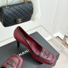 CHANE*|小香26B新品双C 拼色复古方头粗跟高跟鞋 双C徽标尽显精致质感 复古圆头柔化脚型线条 粗跟稳妥好走不累脚 CHANE*|小香26B新品双C 拼色复古方头粗跟高跟鞋 双C徽标尽显精致质感 复古圆头柔化脚型线条 粗跟稳妥好走不累脚