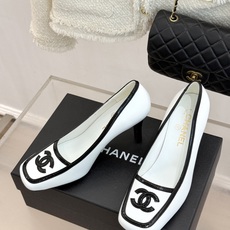 CHANE*|小香26B新品双C 拼色复古方头粗跟高跟鞋 双C徽标尽显精致质感 复古圆头柔化脚型线条 粗跟稳妥好走不累脚 CHANE*|小香26B新品双C 拼色复古方头粗跟高跟鞋 双C徽标尽显精致质感 复古圆头柔化脚型线条 粗跟稳妥好走不累脚
