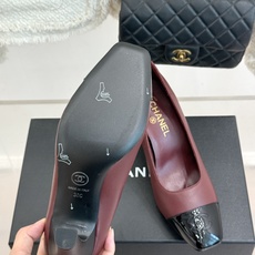 CHANE*|小香26B新品双C 拼色复古方头粗跟高跟鞋 双C徽标尽显精致质感 复古方头柔化脚型线条 粗跟稳妥好走不累脚 CHANE*|小香26B新品双C 拼色复古方头粗跟高跟鞋 双C徽标尽显精致质感 复古方头柔化脚型线条 粗跟稳妥好走不累脚