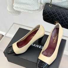 CHANE*|小香26B新品双C 拼色复古方头粗跟高跟鞋 双C徽标尽显精致质感 复古方头柔化脚型线条 粗跟稳妥好走不累脚 CHANE*|小香26B新品双C 拼色复古方头粗跟高跟鞋 双C徽标尽显精致质感 复古方头柔化脚型线条 粗跟稳妥好走不累脚
