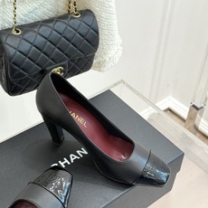 CHANE*|小香26B新品双C 拼色复古方头粗跟高跟鞋 双C徽标尽显精致质感 复古方头柔化脚型线条 粗跟稳妥好走不累脚 CHANE*|小香26B新品双C 拼色复古方头粗跟高跟鞋 双C徽标尽显精致质感 复古方头柔化脚型线条 粗跟稳妥好走不累脚