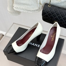 CHANE*|小香26B新品双C 拼色复古方头粗跟高跟鞋 双C徽标尽显精致质感 复古方头柔化脚型线条 粗跟稳妥好走不累脚 CHANE*|小香26B新品双C 拼色复古方头粗跟高跟鞋 双C徽标尽显精致质感 复古方头柔化脚型线条 粗跟稳妥好走不累脚