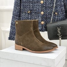Celine /塞琳经典秋冬复古 西部缝线粗跟短长靴 秋冬穿搭的灵魂单品 经典款永不过时 鞋柜必备投资级单品 细节尽显品 Celine /塞琳经典秋冬复古 西部缝线粗跟短长靴 秋冬穿搭的灵魂单品 经典款永不过时 鞋柜必备投资级单品 细节尽显品