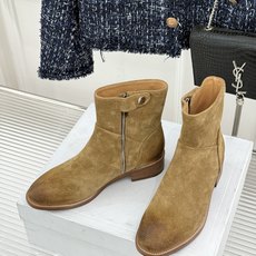 Celine /塞琳经典秋冬复古 西部缝线粗跟短长靴 秋冬穿搭的灵魂单品 经典款永不过时 鞋柜必备投资级单品 细节尽显品 Celine /塞琳经典秋冬复古 西部缝线粗跟短长靴 秋冬穿搭的灵魂单品 经典款永不过时 鞋柜必备投资级单品 细节尽显品