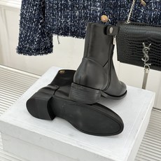 Celine /塞琳经典秋冬复古 西部缝线粗跟短长靴 秋冬穿搭的灵魂单品 经典款永不过时 鞋柜必备投资级单品 细节尽显品 Celine /塞琳经典秋冬复古 西部缝线粗跟短长靴 秋冬穿搭的灵魂单品 经典款永不过时 鞋柜必备投资级单品 细节尽显品