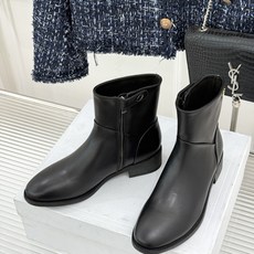 Celine /塞琳经典秋冬复古 西部缝线粗跟短长靴 秋冬穿搭的灵魂单品 经典款永不过时 鞋柜必备投资级单品 细节尽显品 Celine /塞琳经典秋冬复古 西部缝线粗跟短长靴 秋冬穿搭的灵魂单品 经典款永不过时 鞋柜必备投资级单品 细节尽显品