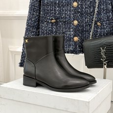 Celine /塞琳经典秋冬复古 西部缝线粗跟短长靴 秋冬穿搭的灵魂单品 经典款永不过时 鞋柜必备投资级单品 细节尽显品 Celine /塞琳经典秋冬复古 西部缝线粗跟短长靴 秋冬穿搭的灵魂单品 经典款永不过时 鞋柜必备投资级单品 细节尽显品