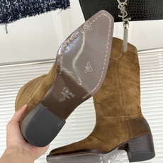 Celine /塞琳26WF秋冬新品 复古系带厚底短靴 秋冬鞋柜的灵魂单品 经典款无惧潮流更迭 意式手工打磨每处细节 低 Celine /塞琳26WF秋冬新品 复古系带厚底短靴 秋冬鞋柜的灵魂单品 经典款无惧潮流更迭 意式手工打磨每处细节 低